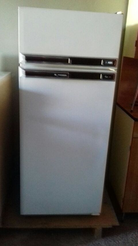 Frigidaire tb etat Thomson  beaucoup de place degivrage automatique 150 Craponne (69)
