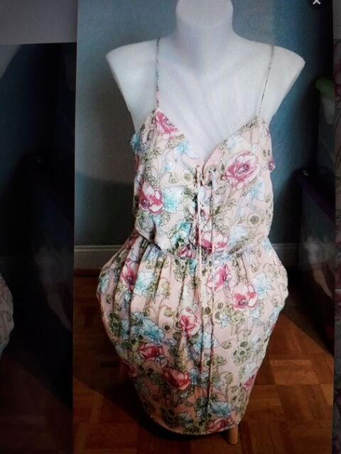 Robe � fleurs 12 Saint-Nazaire (44)