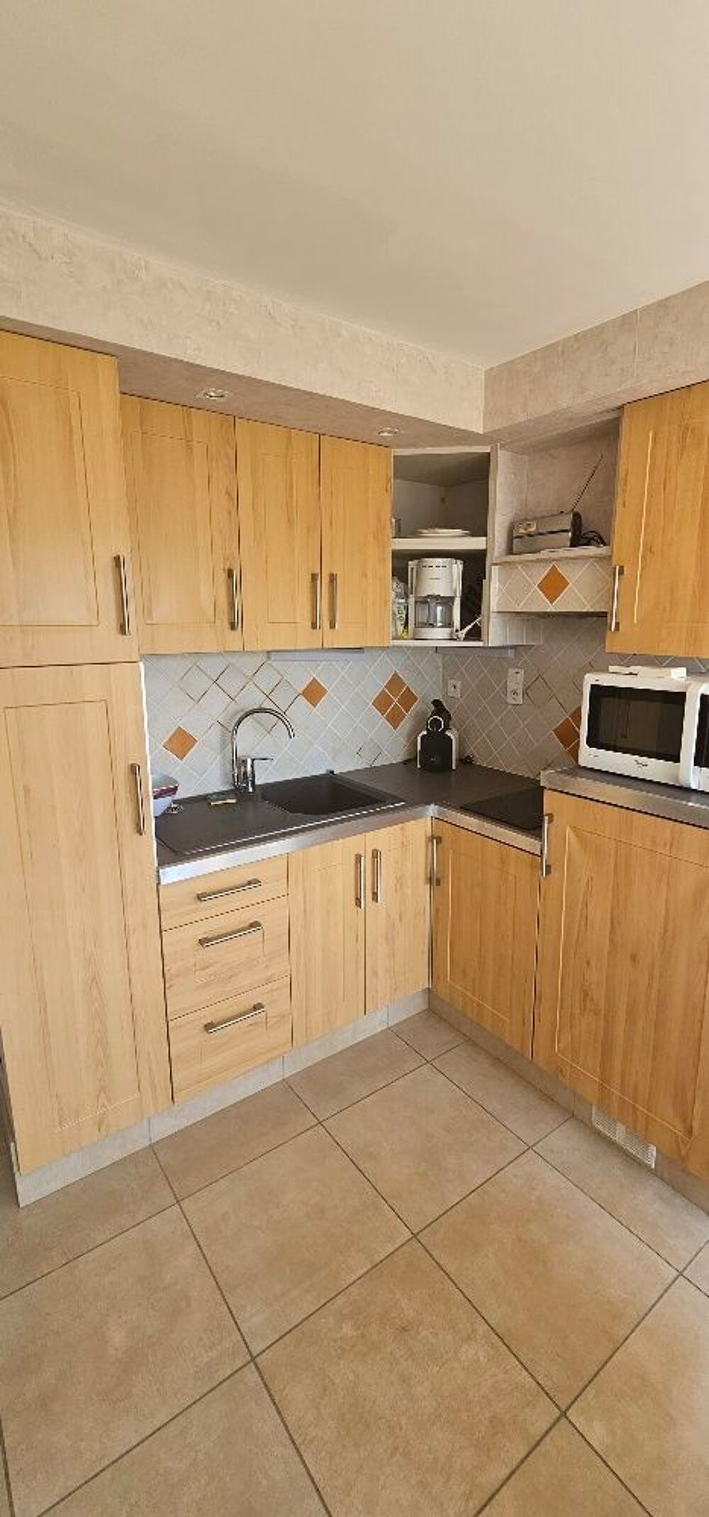 Vente Appartement Appartement T2 dernier étage avec terrasse vue panoramique étang de Thau, garage et parking Sète