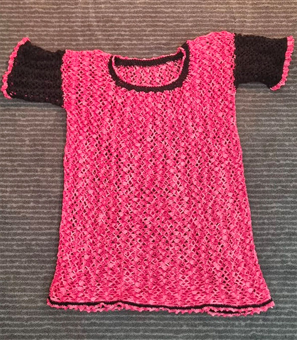 de T-shirts fait main en crochet Vêtements