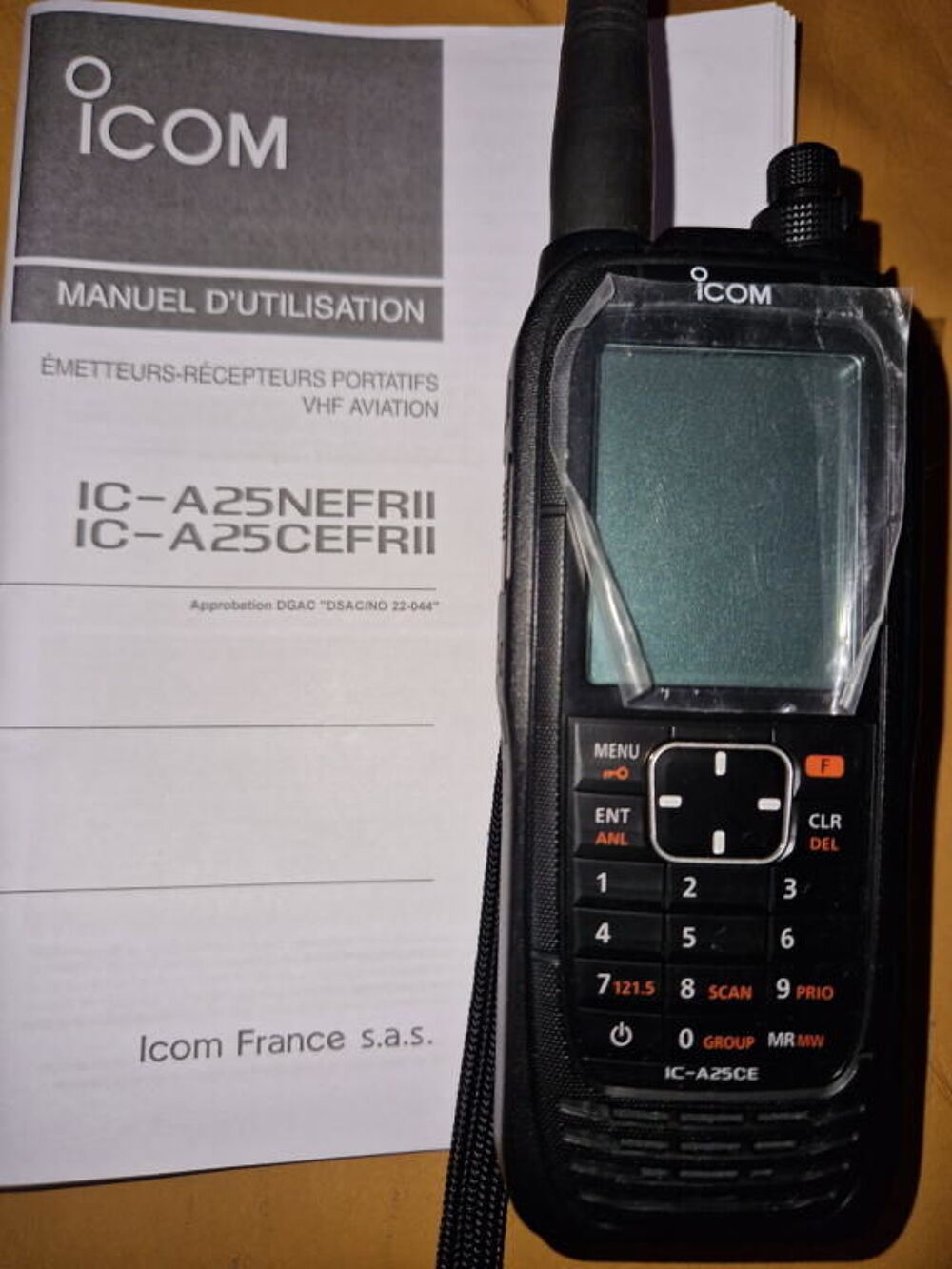 radio portable fr&eacute;quences a&eacute;ronautiques au sol ou en vol Sports