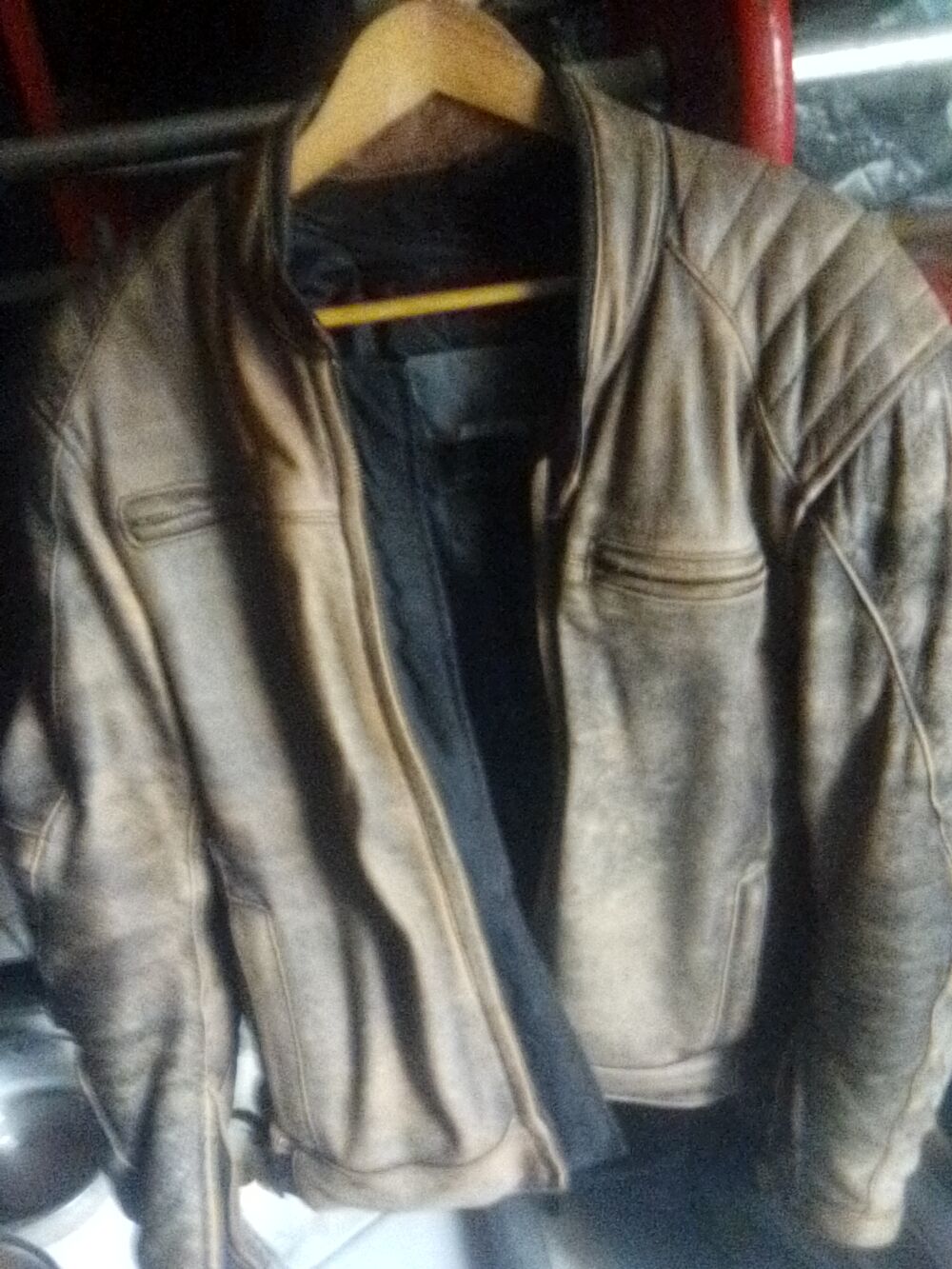 Blouson renforcer cuir pour motard (B&eacute;ring) Vêtements
