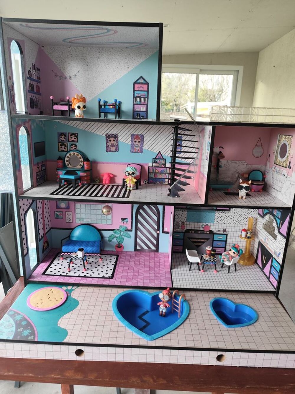 Maison poup&eacute;e LOL Jeux / jouets