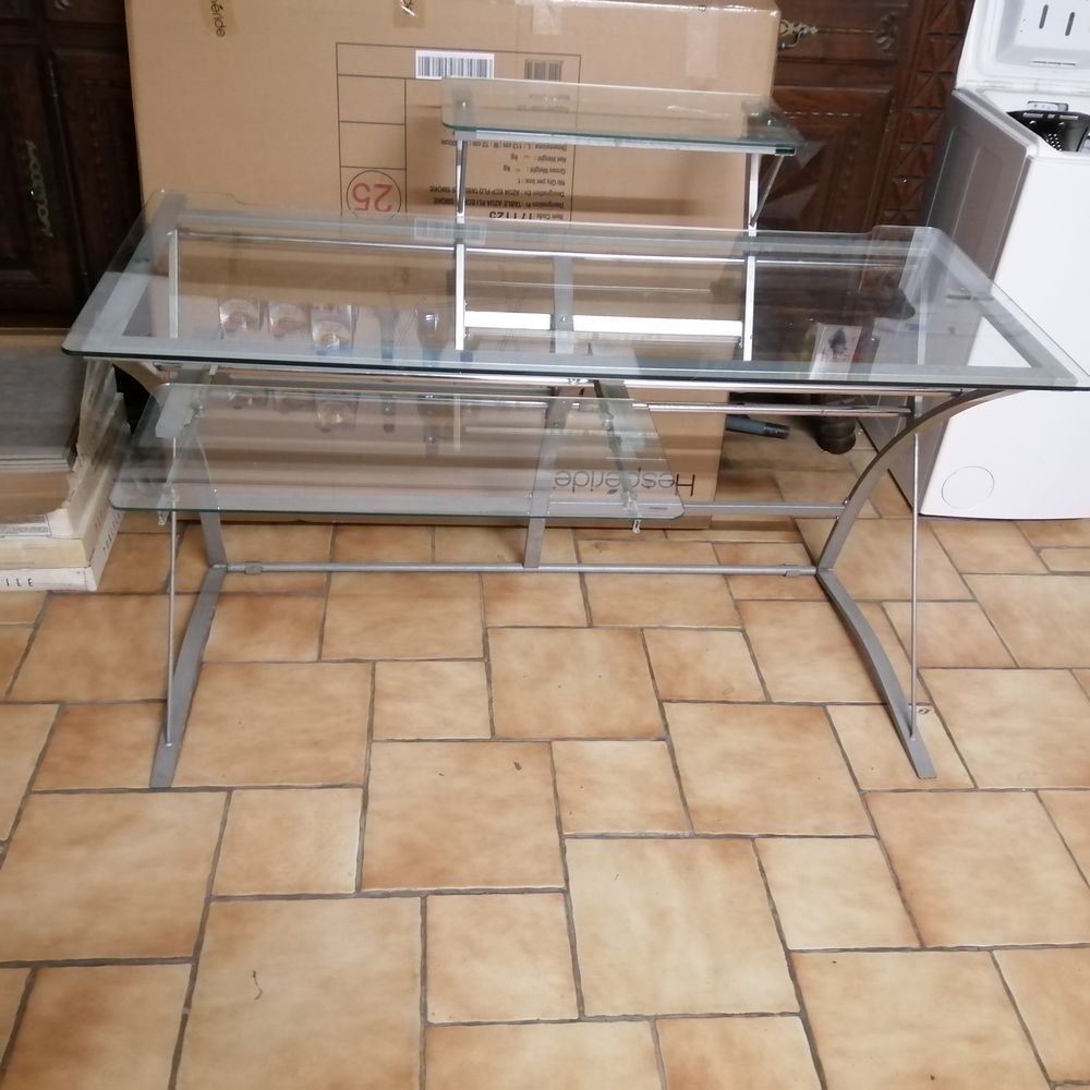 bureau en verre 
130/70 cm Meubles