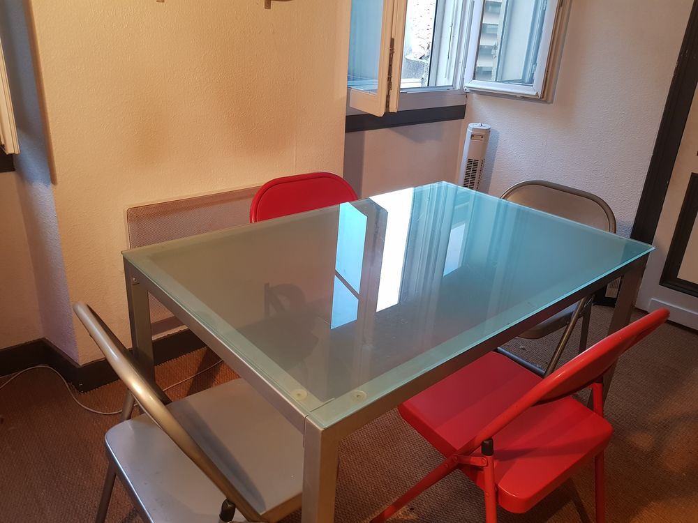 Table de salle &agrave; manger en verre Meubles