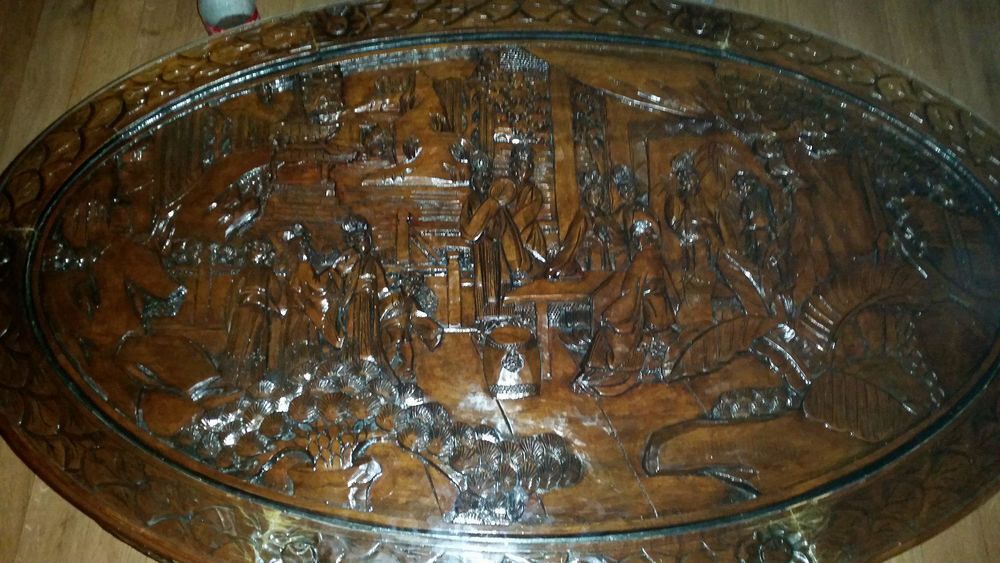 Table grav&eacute;e fresque nippone Meubles
