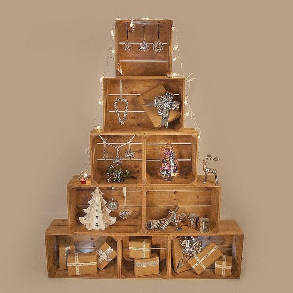 Fabriquez un sapin de No&euml;l original avec des caisses de vin Décoration