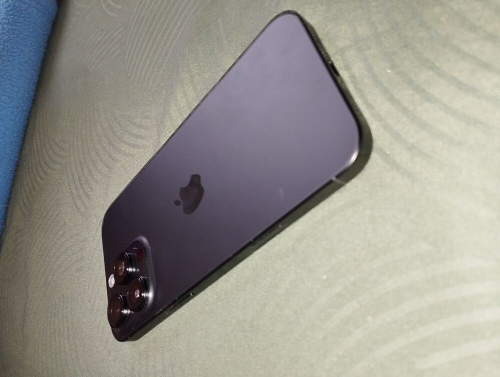 IPhone 16 Pro Max 256 Go Noir ? Comme Neuf T�l�phones et tablettes