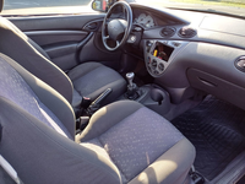 Focus 1.6i Ghia 1999 occasion 85110 Chantonnay