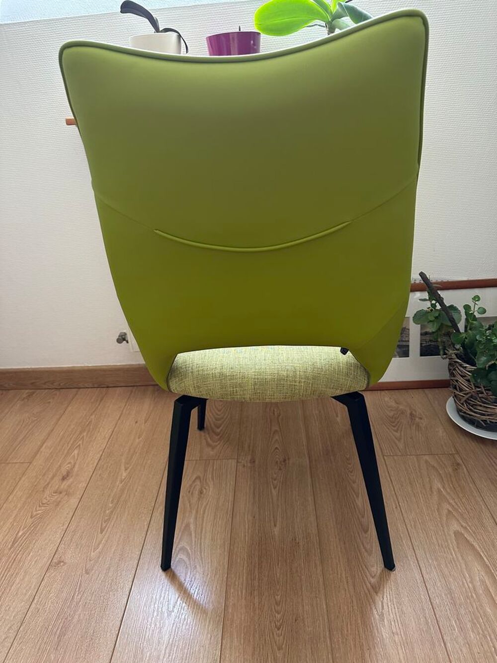 Ensemble de 6 chaises design pieds m&eacute;tal noir FURTIF Meubles