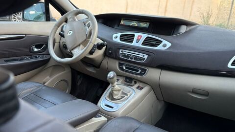 Renault grand scenic iii GRAND SCENIC DCI 130 CARMINAT TOM TOM PR