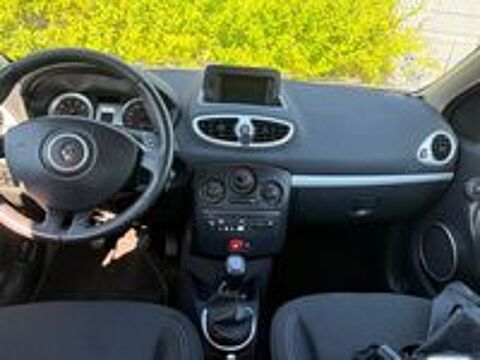 Clio III Estate Clio Estate III 1.2 16V 75 eco2 Tom Tom Edition 2009 occasion 60180 Nogent-sur-Oise
