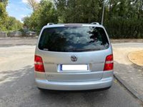 Touran 1.6 16S FSI Confort 5pl 2005 occasion 77450 Montry