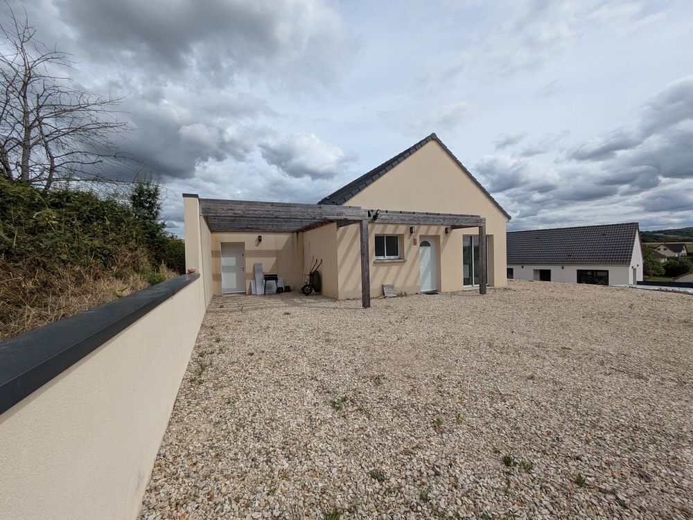 Location Maison entre SENS-89100 et VILLENEUVE S/ YONNE-89500 Étigny