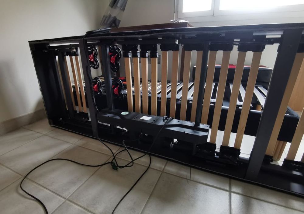Lit &eacute;lectrique double 140x190 cm ? 2 sommiers ind&eacute;pendants Meubles