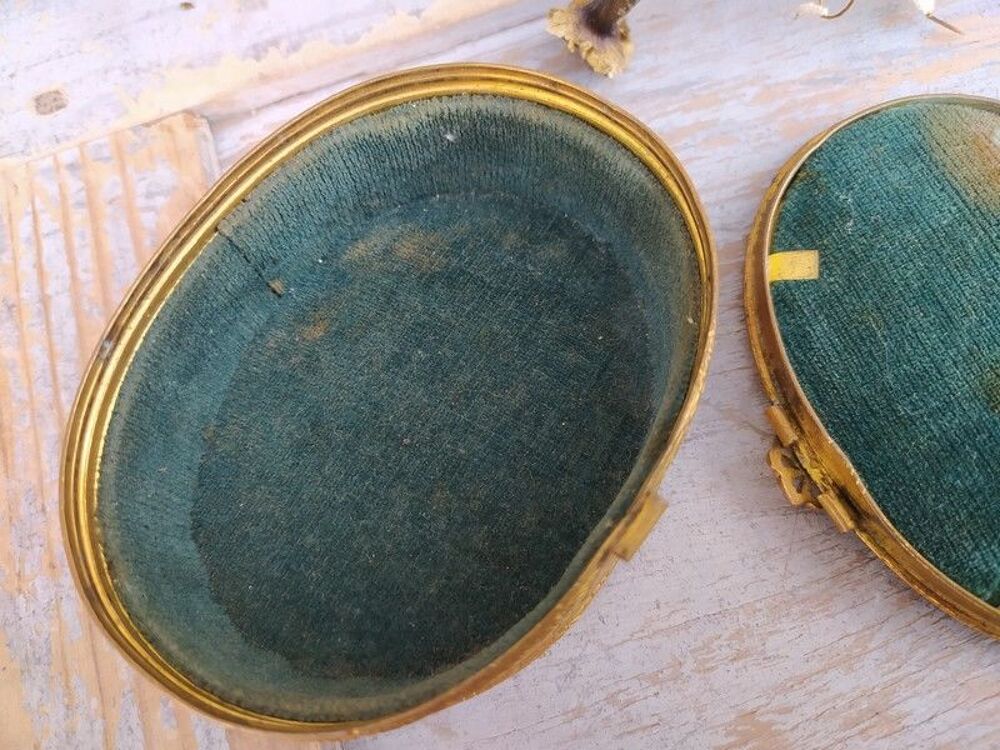 Ancienne Boite &agrave; Bijoux Bronze Laiton Gravure XIX&egrave;me 