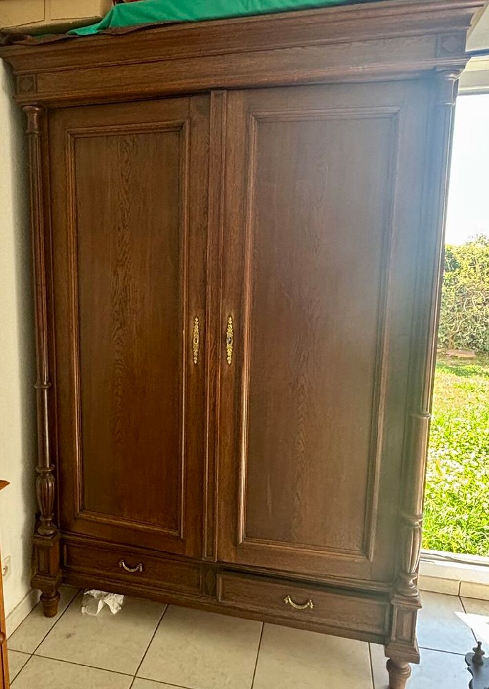 Armoire de style Louis Philippe / Henri II en ch&ecirc;ne Meubles