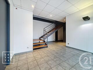  Atelier à louer 8 pièces 150 m²