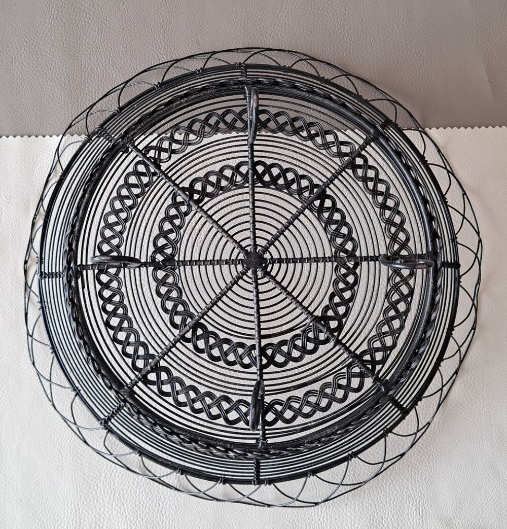 panier corbeille &agrave; fruit en fil de fer tress&eacute; noir 
Décoration