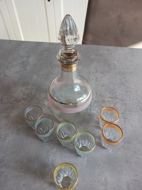 Ensemble de carafe et verres en verre avec bordures dorées 15 Thourotte (60)