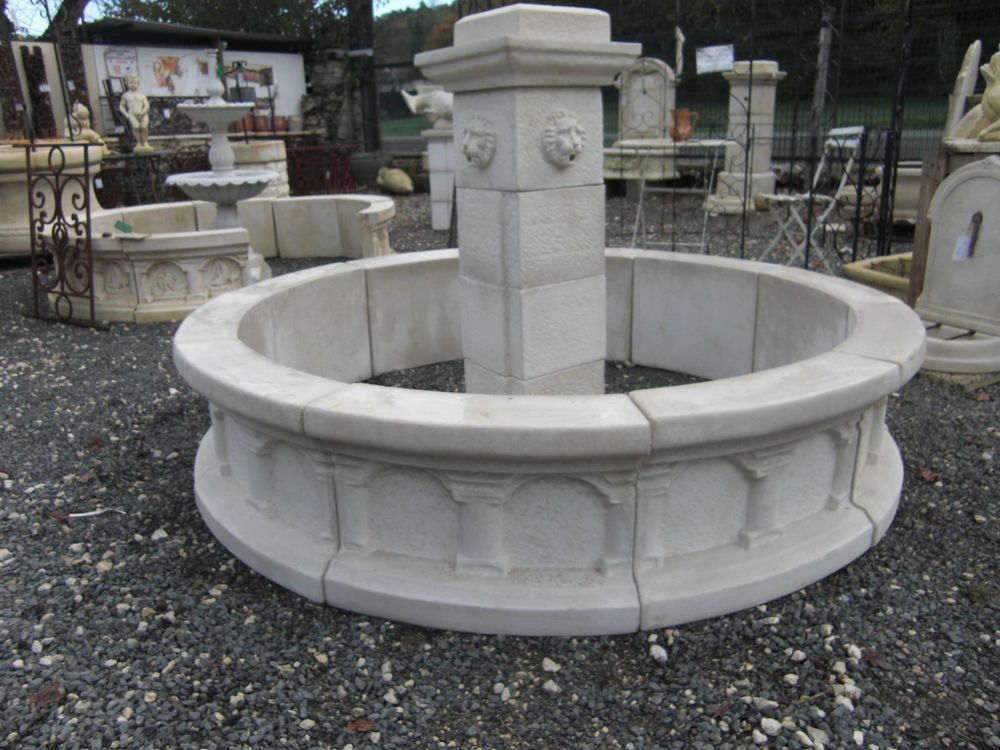 Fontaine en pierre, Bassin Décoration