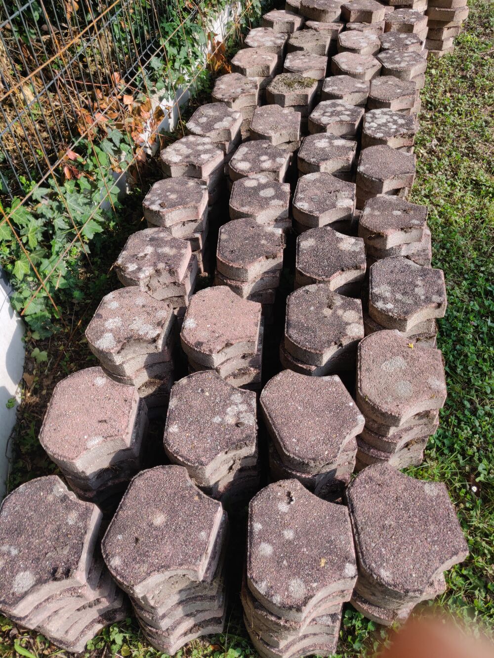 Pav&eacute;s Autobloquants Jardin