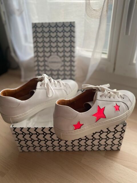 Baskets blanches et �toiles roses Sarenza 25 Mormant (77)