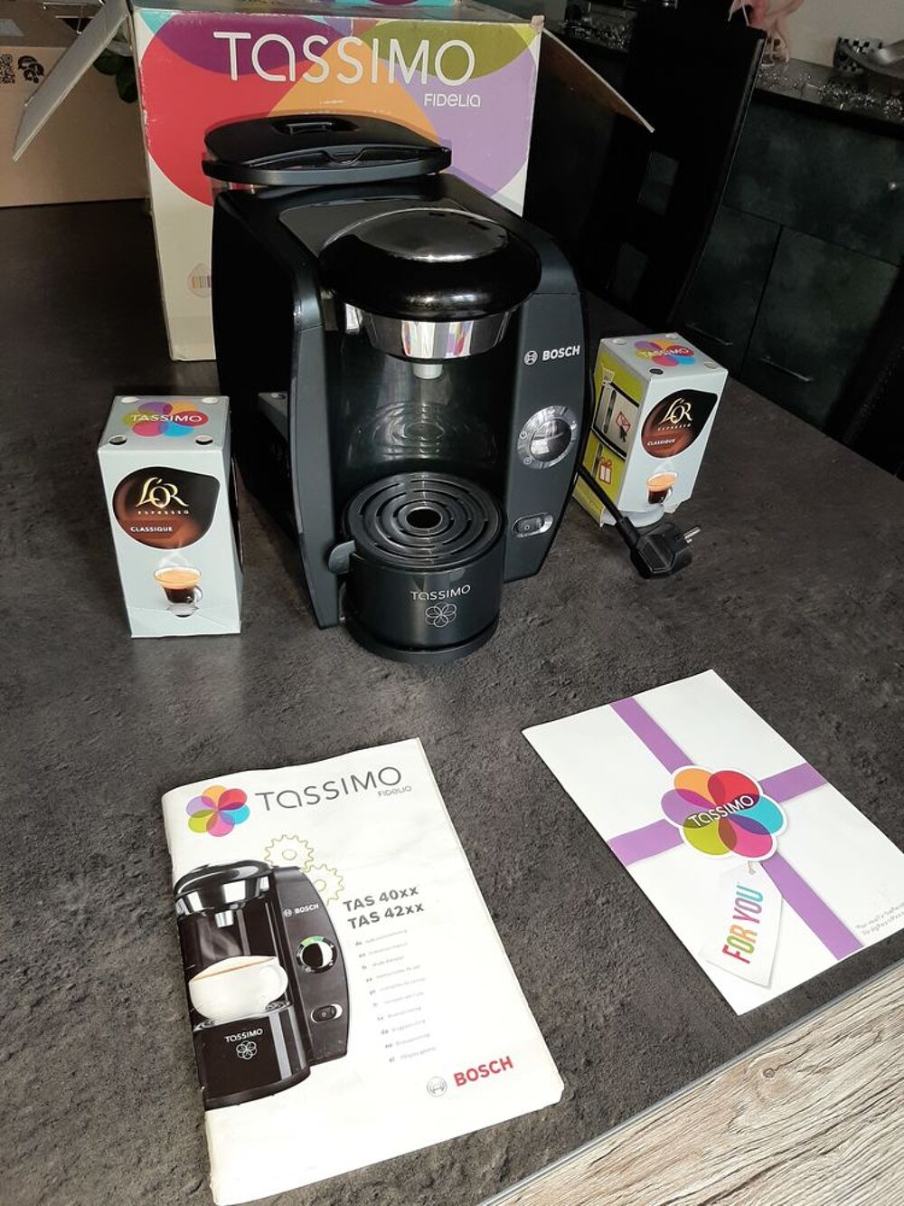 cafeti&egrave;re Tassimo noire quasi neuve
Electroménager