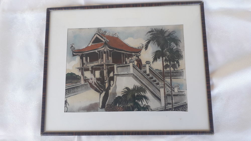 Peinture sur soie Indochine pagode sur pied unique
Décoration