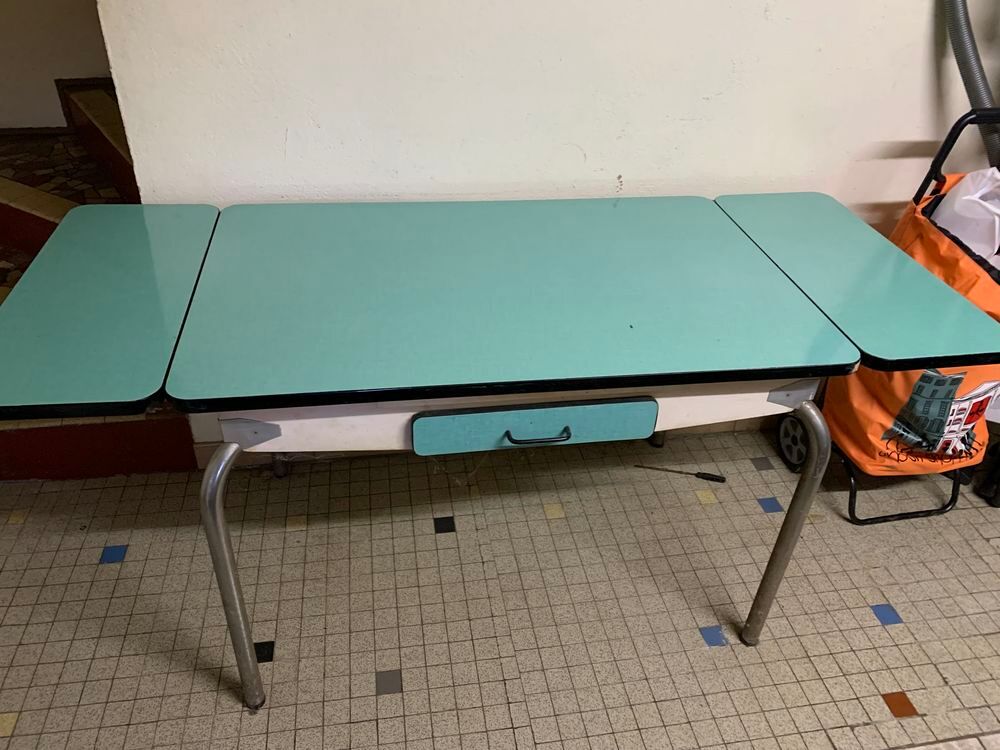 Table en Formica Meubles