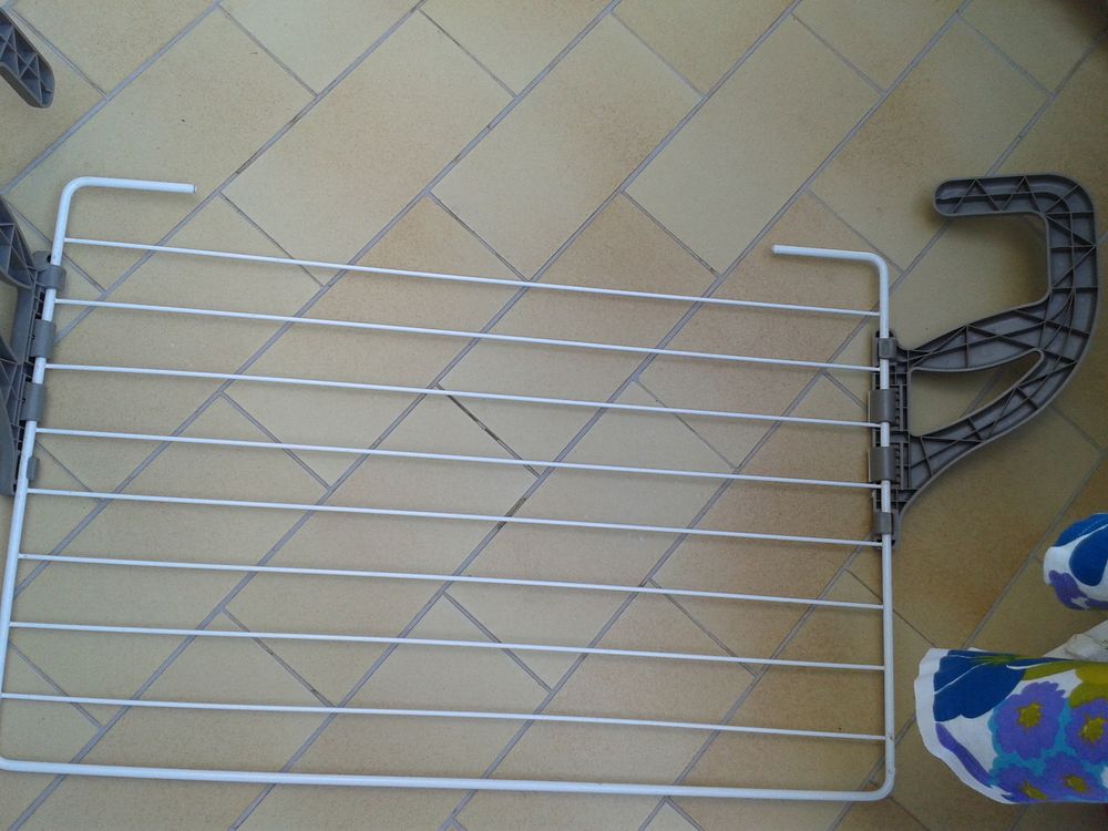 Etendoir ou s&eacute;choir neuf pour balcon ou radiateur Cuisine
