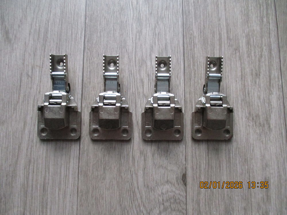 Charni&egrave;res pour meuble Bricolage