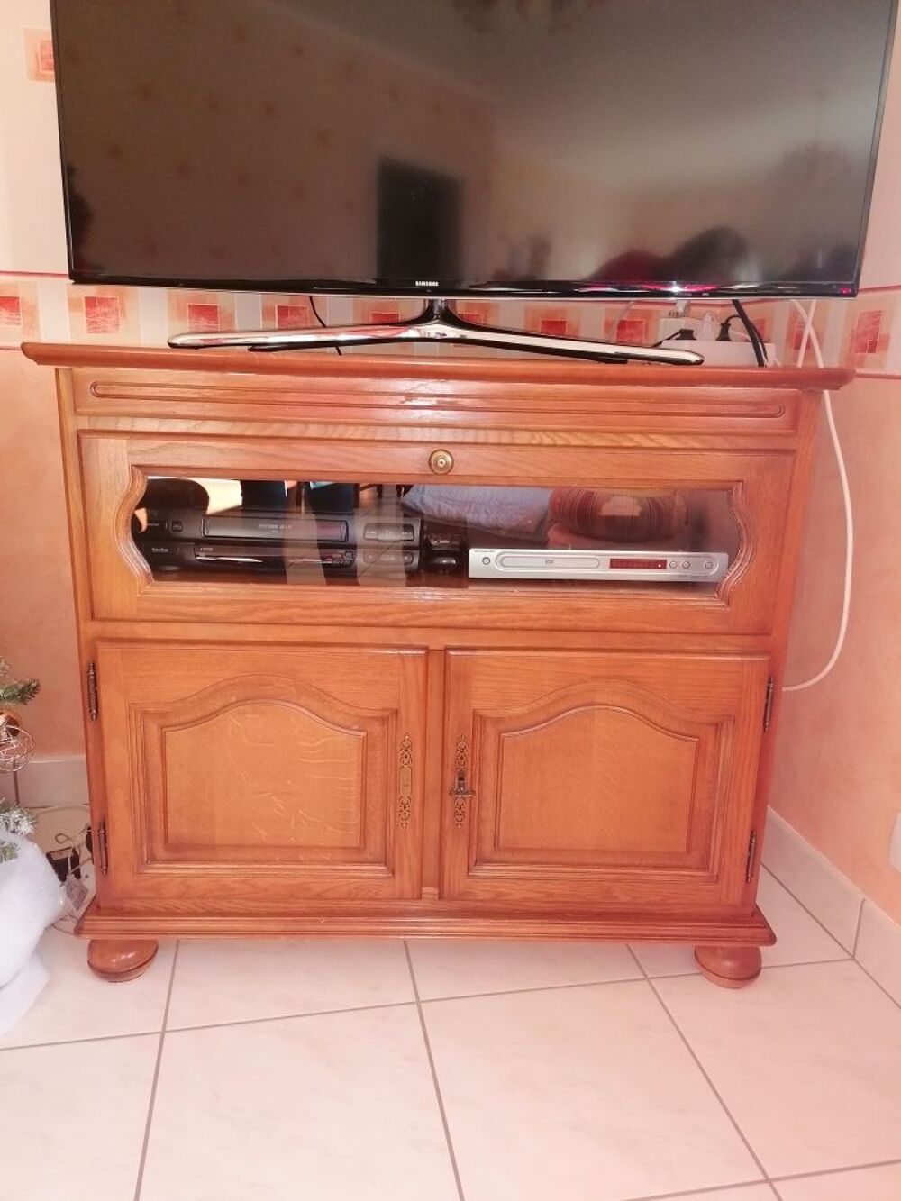 Meuble t&eacute;l&eacute; Meubles