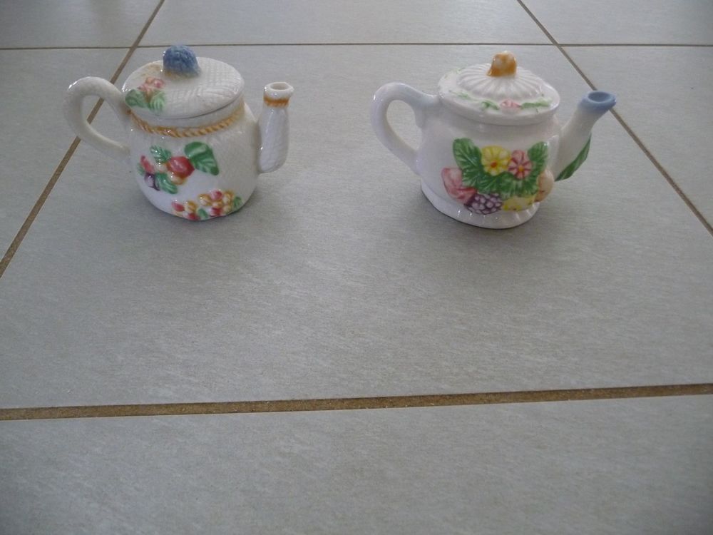 2 petites th&eacute;i&egrave;res - Neuves Décoration