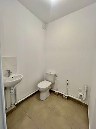  Appartement à louer 2 pièces 57 m² Tours