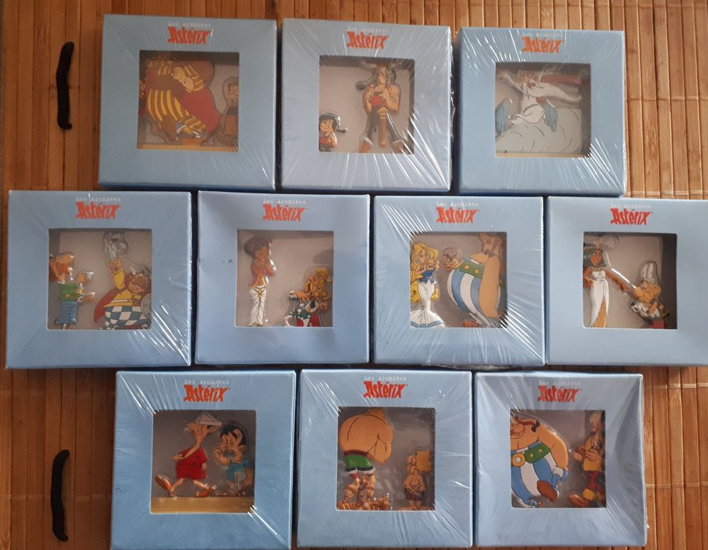 10 figurines m&eacute;tal LES ARCHIVES ASTERIX - 6 euros pi&egrave;ce 