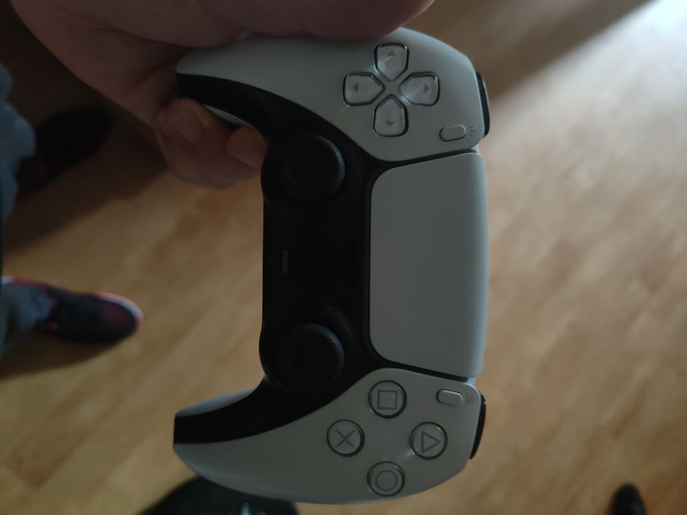 Ps5 en bonne &eacute;tat avec garantie 400 euro Consoles et jeux vidéos