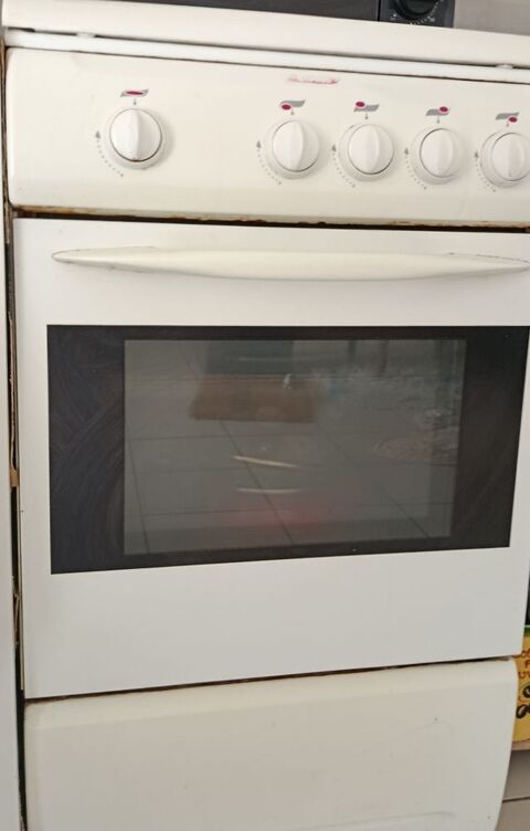 Cuisini�re 30 Vinon-sur-Verdon (83)