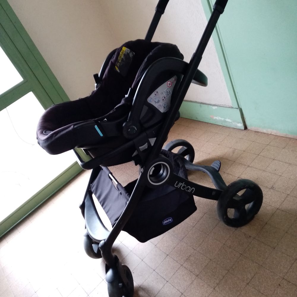  POUSSETTE PLIABLE + POUSSETTE COSI Pu�riculture