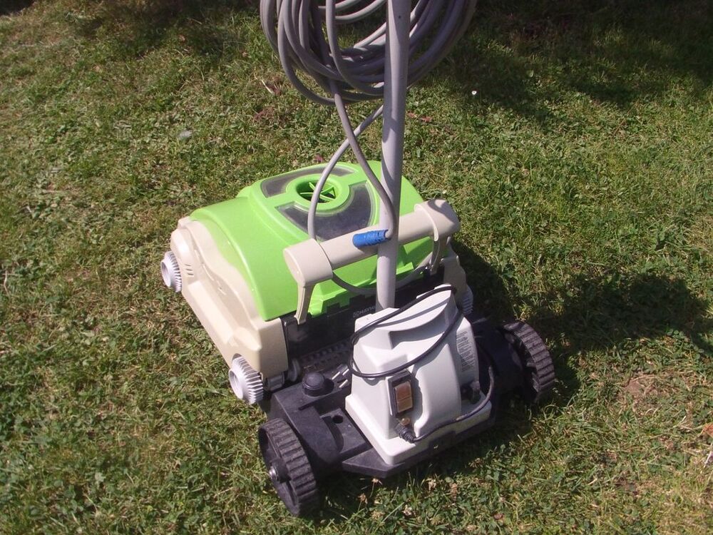 Robot de piscine Hayward 
Jardin