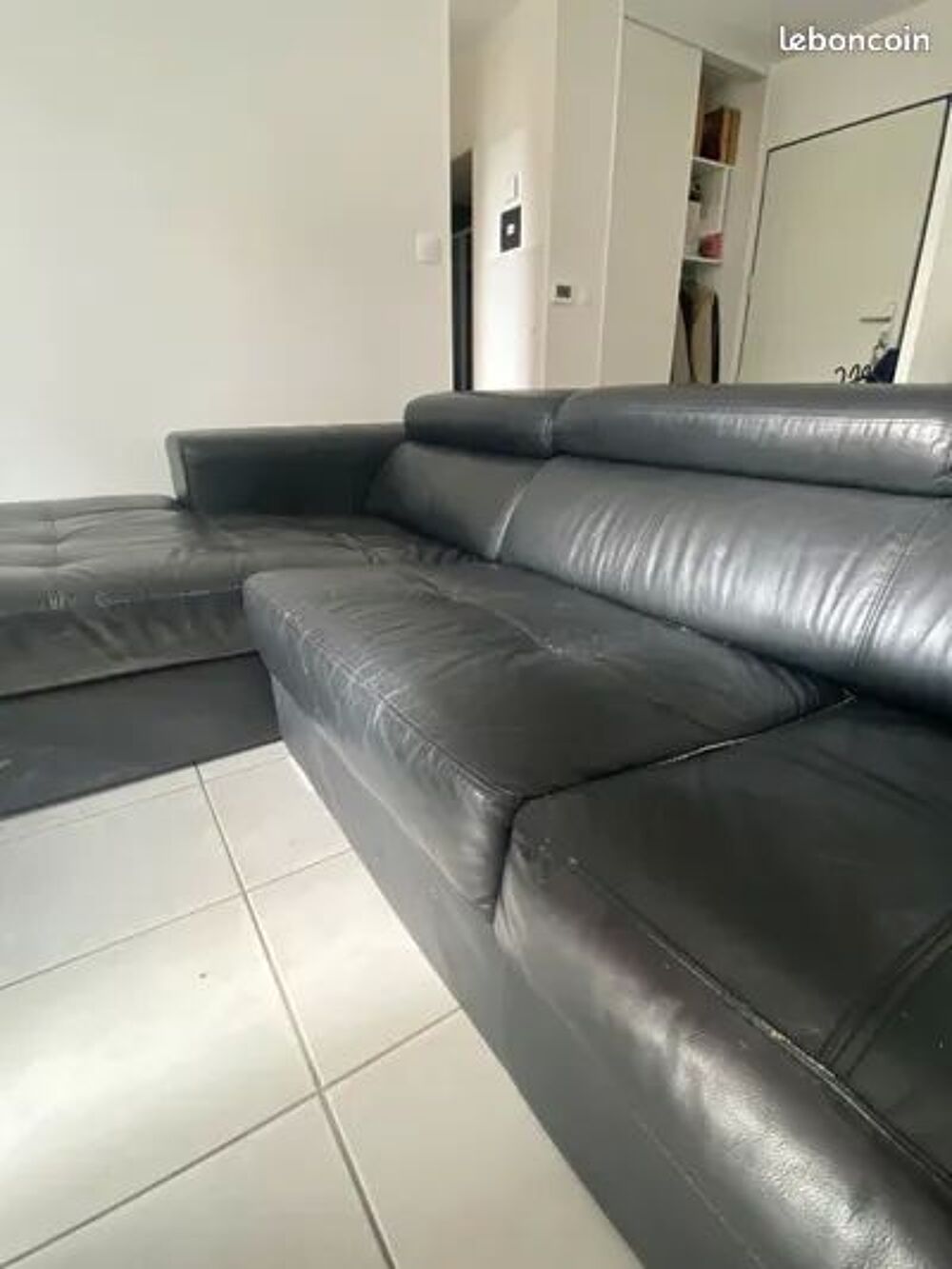 Canap&eacute; cuir noir avec m&eacute;ridienne Meubles