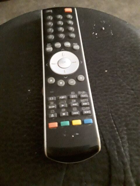 Bonjour 
ventes  2 t�l�commande d origine  pour TV TOSHIBA 100 Sainte-Colombe (69)