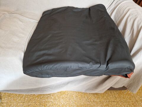 2 Coussins anti escarres, environ 70X60 cm, 35X35 30 Uz�s (30)