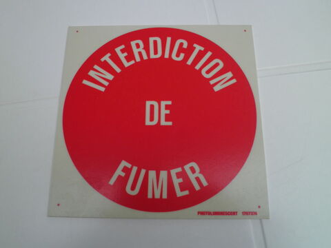 Panneau de signalisation: défense de fumer 5 Guer (56)