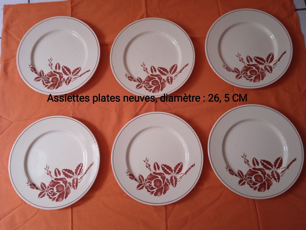 Assiette plate, neuve Cuisine