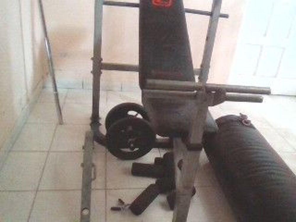 -BARRE -HALTERES -SAC DE FRAPPE - BANC DE MUSCULATION Sports