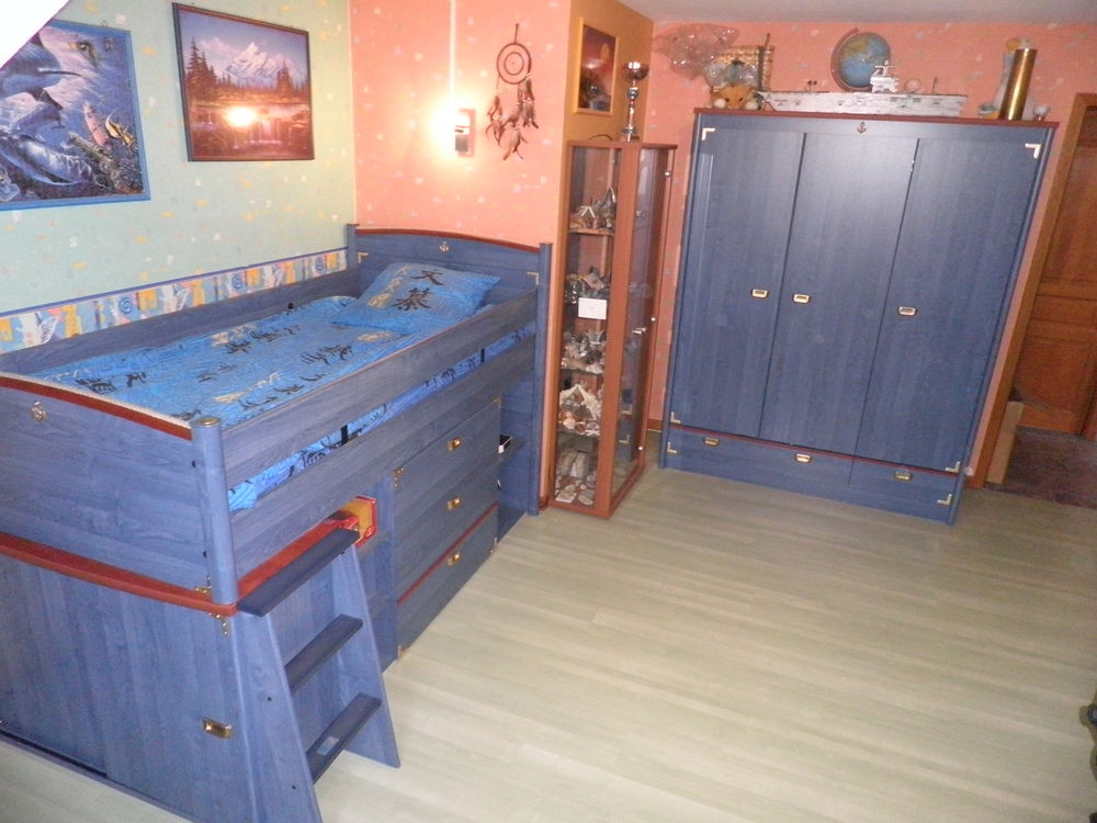 Belle chambre style marin bureau &eacute;tag&egrave;res commode .... Mobilier enfants