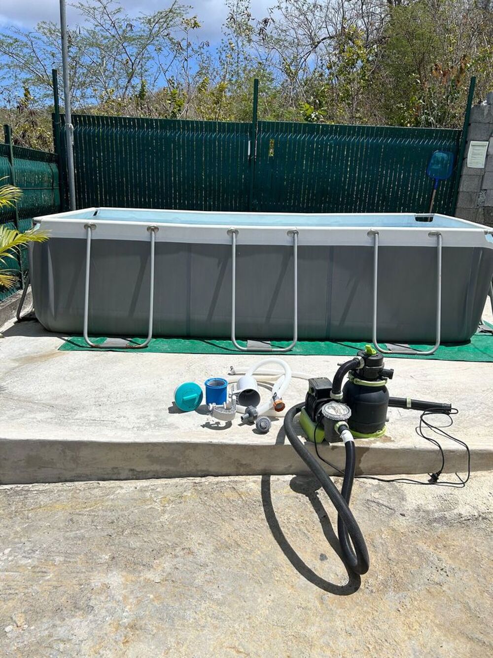 Piscine rectangulaire 4x2x1,22 &agrave; tr&egrave;s bon prix Sports