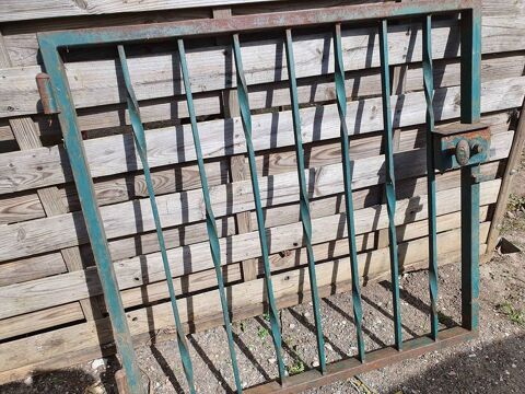 Portillon m�tal ancien 60 �tampes (91)