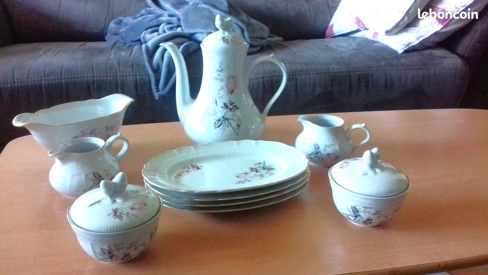 VAISSELLE EN PORCELAINE Décoration